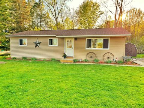 2541 N Garfield Rd, Pinconning, MI 48650
