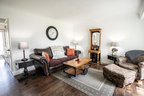 3829 Delaware Ave, Flint, MI 48506 photo 4