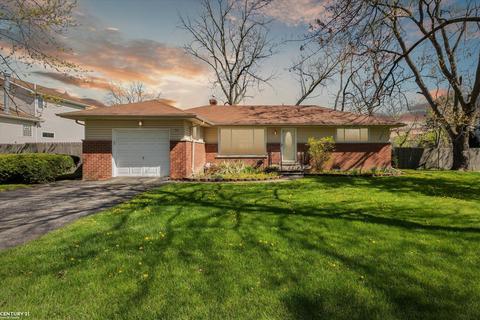 60 Florence Dr, Troy, MI 48098