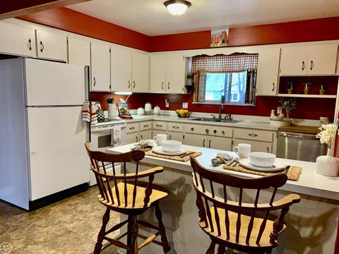 591 Market, Algonac, MI 48001 photo 11