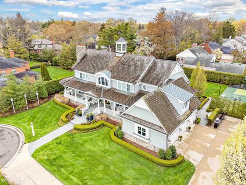 4 Cherryhurst Ln, Grosse Pointe Farms, MI 48236 photo 2