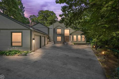 184 Orchard Hills Ct, Ann Arbor, MI 48104