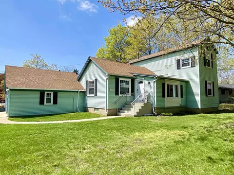 8660 Clinton Riv, Sterling Heights, MI 48314