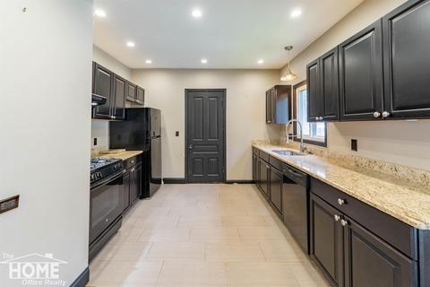 411 E Williams St, Owosso, MI 48867 photo 5