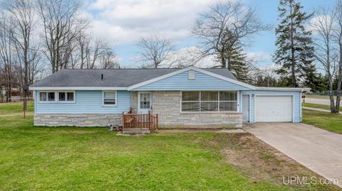 2223 S 23rd Ave, Escanaba, MI 49829