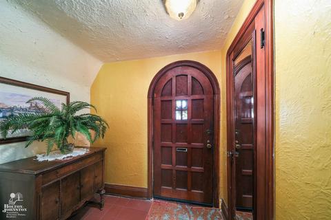 831 Lincoln, Grosse Pointe, MI 48230 photo 3