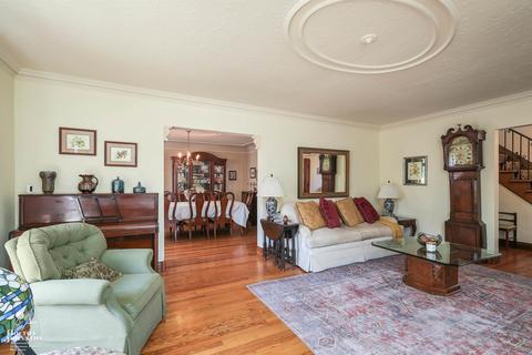 831 Lincoln, Grosse Pointe, MI 48230 photo 6