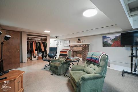 831 Lincoln, Grosse Pointe, MI 48230 photo 25