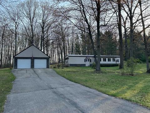 386 W Temple, Harrison, MI 48625