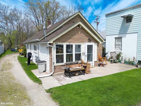 9740 N River Rd, Clay, MI 48001 photo 4