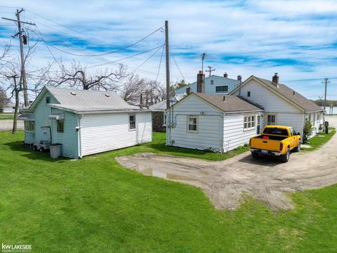 9740 N River Rd, Clay, MI 48001 photo 6