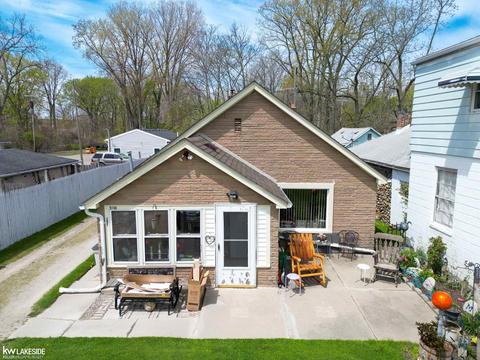 9740 N River Rd, Clay, MI 48001 photo 3