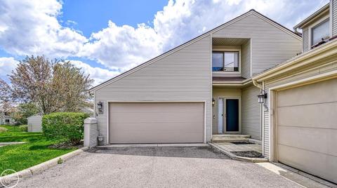 687 Highgate Mews, Rochester Hills, MI 48307
