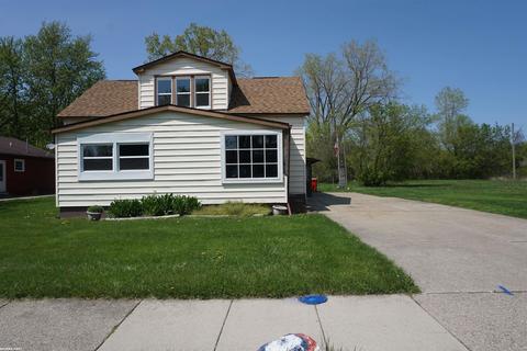 19393 Mc Gill St, Roseville, MI 48066
