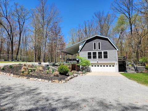 2126 Deer Ct, Farwell, MI 48622