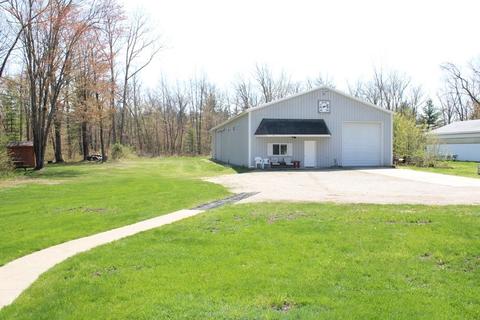 3122 Ireta, Harrison, MI 48625 photo 4
