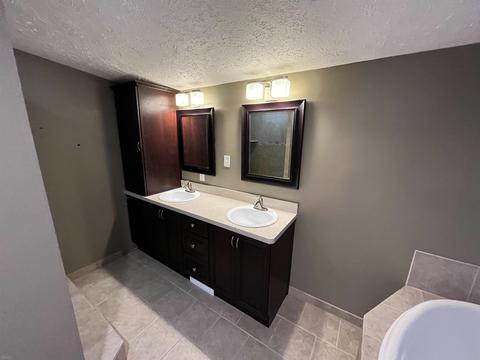6546 Briggeman Rd, Saint Clair, MI 48079 photo 9