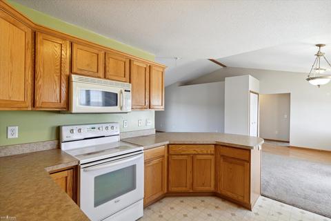 1864 E Arrowhead, Owosso, MI 48867 photo 7