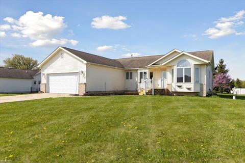 1864 E Arrowhead, Owosso, MI 48867 photo 1