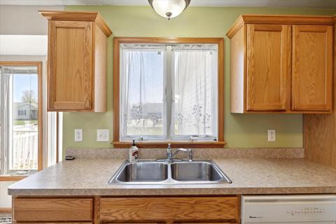 1864 E Arrowhead, Owosso, MI 48867 photo 8