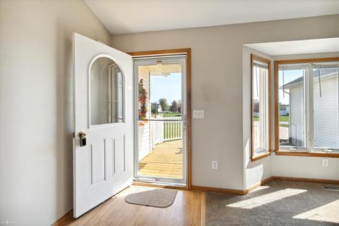 1864 E Arrowhead, Owosso, MI 48867 photo 2