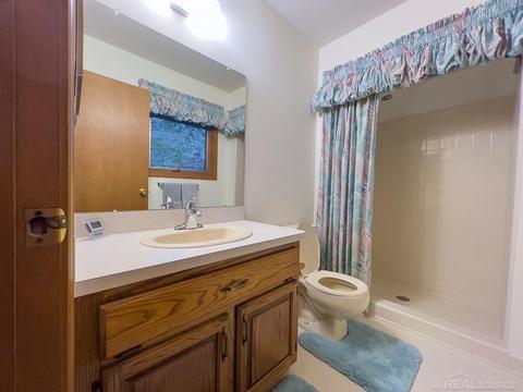 2550 Ormsby Dr, Sterling Heights, MI 48310 photo 16