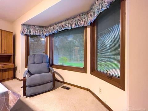 2550 Ormsby Dr, Sterling Heights, MI 48310 photo 14