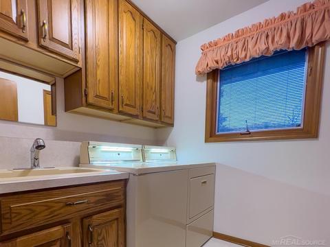 2550 Ormsby Dr, Sterling Heights, MI 48310 photo 11