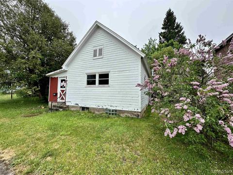 204 E Harrie, Newberry, MI 49868