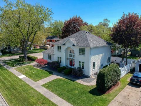 705 Clinton Ave, Saint Clair, MI 48079 photo 1