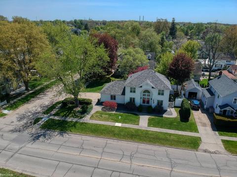 705 Clinton Ave, Saint Clair, MI 48079 photo 4