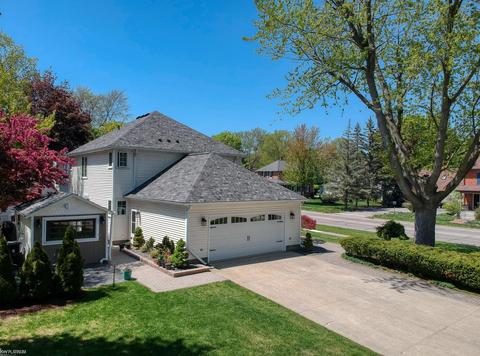 705 Clinton Ave, Saint Clair, MI 48079 photo 3