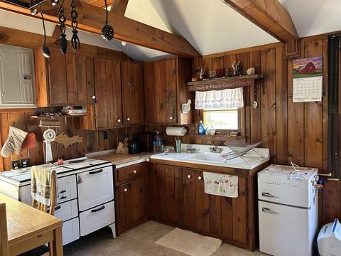 5430 Jerry, Gladwin, MI 48624 photo 3