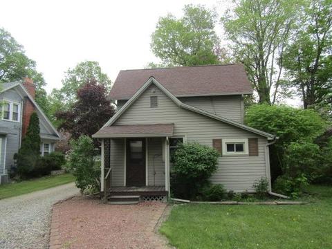 609 N Pne, Owosso, MI 48867 photo 2