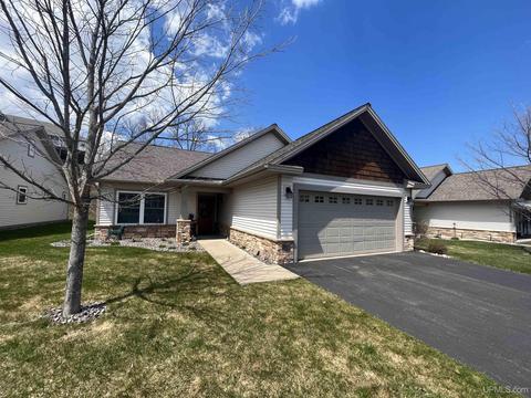 620 Brookstone Ct, Marquette, MI 49855
