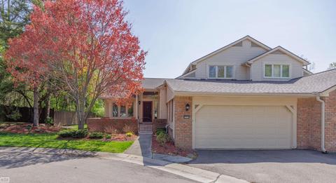 6928 Pebble Park Cir, West Bloomfield, MI 48322