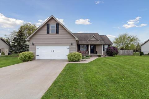 1874 Arrowhead Ln, Owosso, MI 48867 photo 4