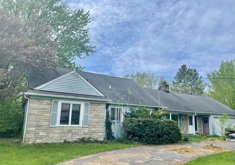1050 Fischer Dr, Saginaw, MI 48601