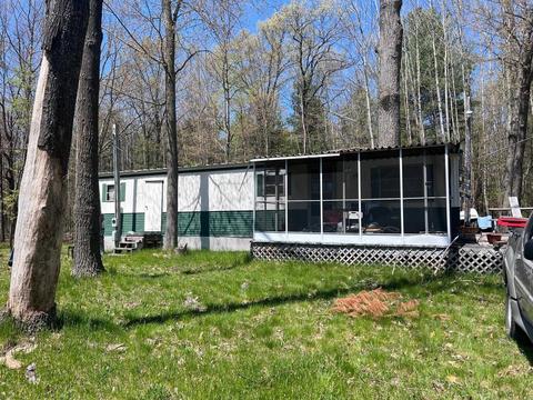 3843 Half Moon Lk, Harrison, MI 48625