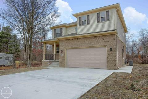 7671 Lakeview, Fair Haven, MI 48023