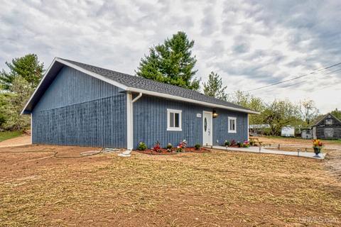 226 Belgium Town Rd, Norway, MI 49870