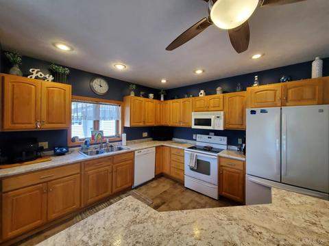 319 E Broad St, L'anse, MI 49946 photo 2
