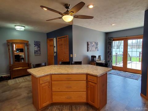 319 E Broad St, L'anse, MI 49946 photo 6
