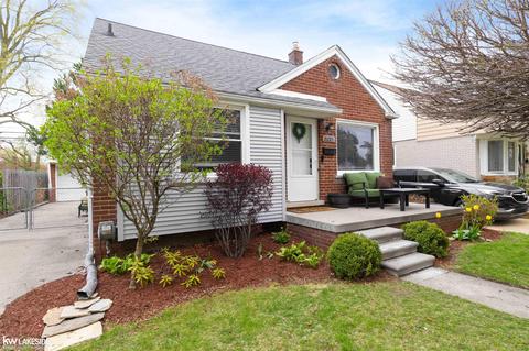 21225 Frazho, Saint Clair Shores, MI 48081