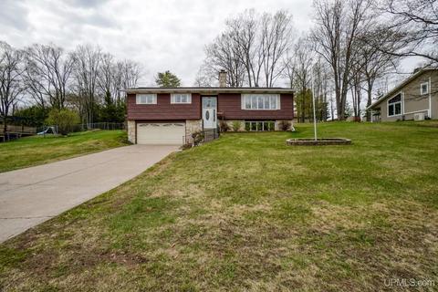 919 E St, Iron Mountain, MI 49801 photo 4