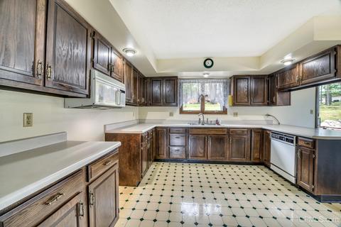 919 E St, Iron Mountain, MI 49801 photo 21