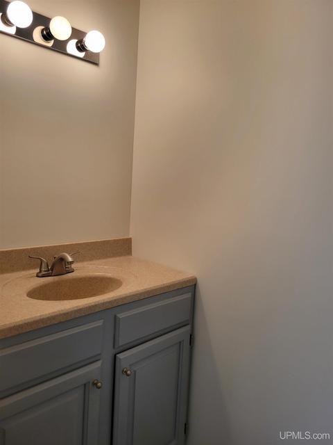230 Marquette, Ishpeming, MI 49849 photo 10