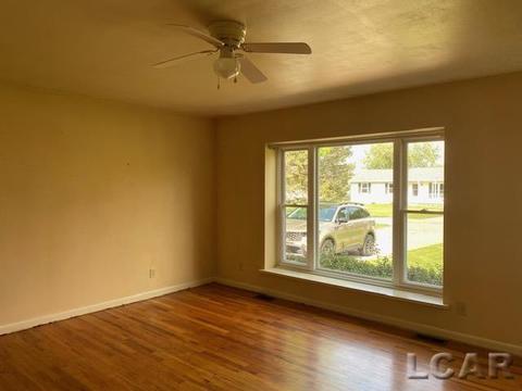 1318 Cherry Dr, Adrian, MI 49221 photo 8
