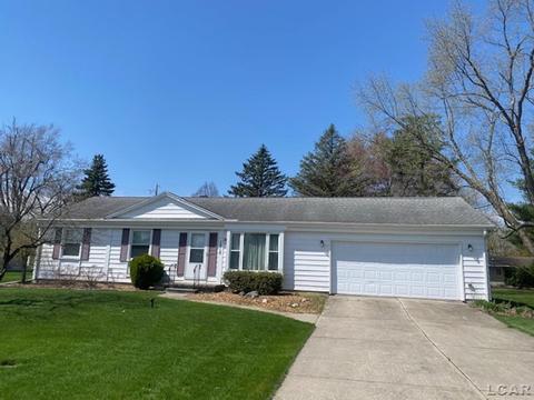 1318 Cherry Dr, Adrian, MI 49221