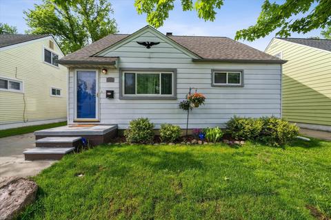 906 E Barrett Ave, Madison Heights, MI 48071
